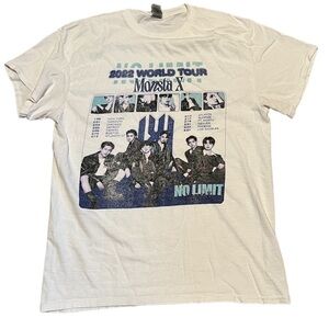 Monsta X 2022 White World Tour Graphic T-Shirt Crew Neck T-Shirt Size Medium